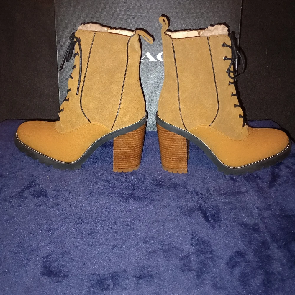NWB Coach Haven Suede Boots Raw Umber Size 8.5B - Picture 6 of 13